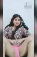 Host Cantik Ngangkang CD Pink