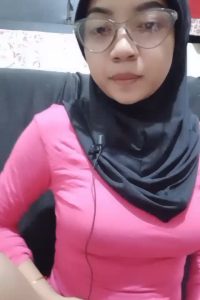 Zalica Cewek Hijab Nakal Umbar Auratnya