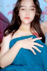Pinky Buka Handuk Omek Ekspresi Merangsang