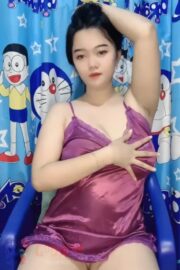 Amel Lingerie Remas Payudara Sangat Menawan