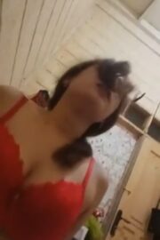 Keenakan Digoyang Tante Wida Janda Herang Bra Merah