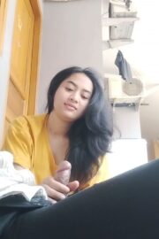 Kenikmatan Disepong Cewek Cantik Di Teras