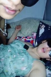 Remaja Berkacamata Show Ngewe Crott Dalem Memek