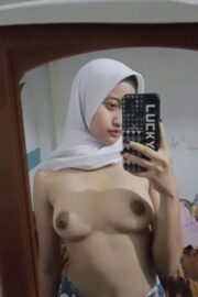 ABG Berhijab Narsis Pamer Nenen Doyan Colmek