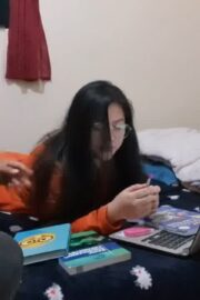 Masuk Kamar Adik Lagi Belajar Minta Crot Dimemeknya