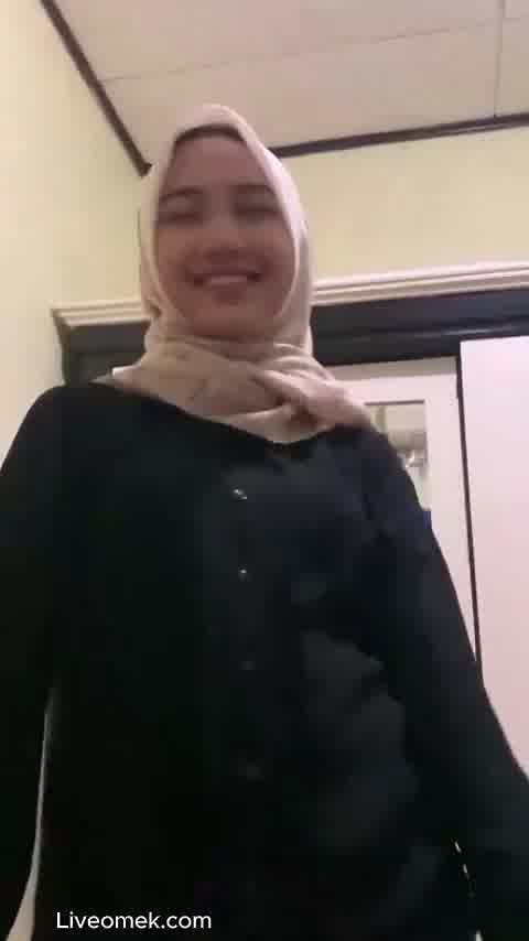 Liburan Ngentot Pacar Jilbab Cantik