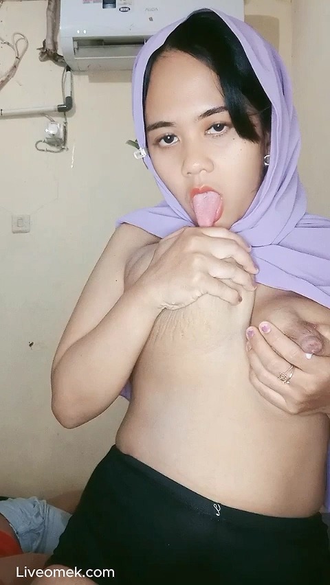 Chamecin Hijab Montok Bugil Colmek Terong
