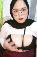 Fista Hijab Nakal Pamer Toket