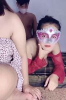 Laila Ajak Brondong Main Threesome Sodok Dari Belakang