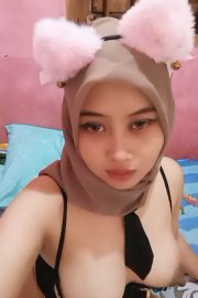 HENI Cewek Hijab Bening Paling Berani Omek