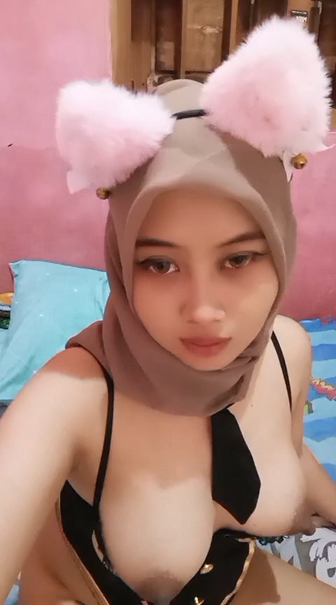 HENI Cewek Hijab Bening Paling Berani Omek