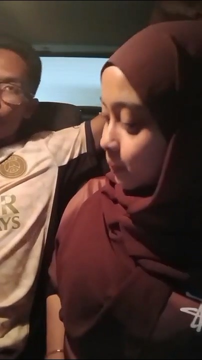 Cewek Hijab Wikwik Dalam Mobil Muasin Nafsu Pacar