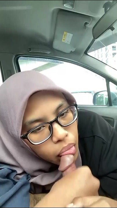 Hijab Malay Emut Otong Di Mobil