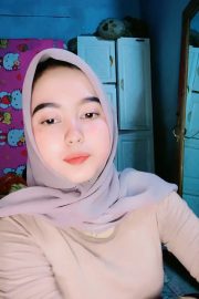 XD Jilbab Manis Pamer Susu Memek Tembem