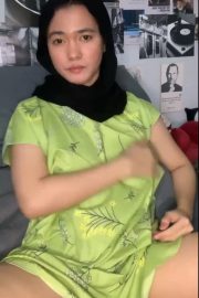 Mbak Tina Buka Daster Bugil Omek