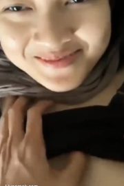 Senyum Bahagia Abg Hijab Bisa Ngewe Sama Ayang