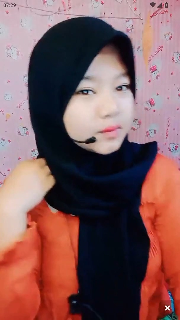 Live Nakal Mora Abg Jilbab Pamer Lobang Itil