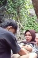 Pasangan Sejoli Ngentot Di Hutan