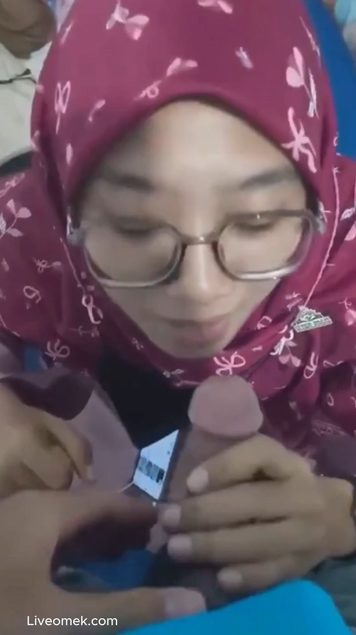 Sentuhan Lembut Selingkuhan Jilbab Ewe Memuaskan