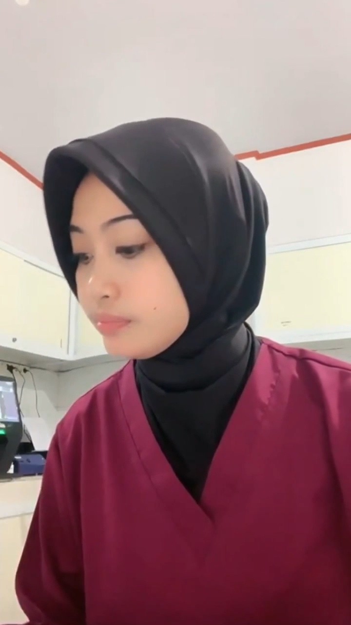 Sofana Jilbab Pekerja Swasta Nakal Kalau Di Kamar