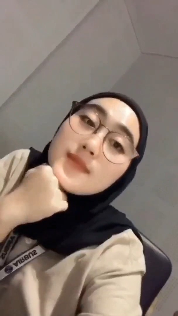 Ukhti Abis Ngantor Lanjut Ngewe Meki Tembem