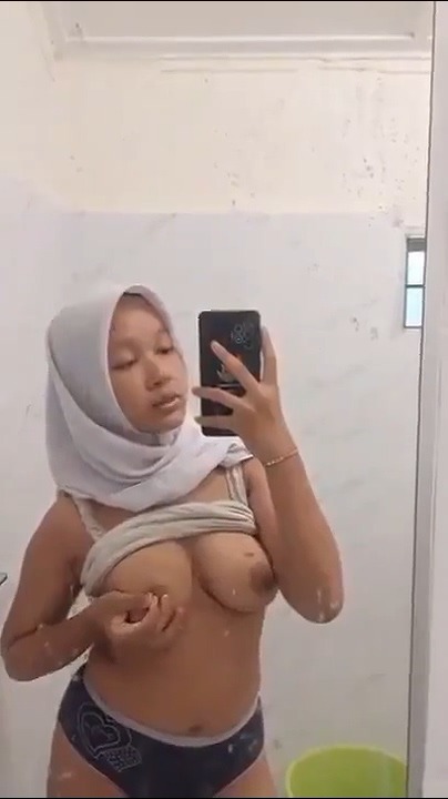 Viera Gadis Jilbab Suka Pamer Body Lanjut Omek