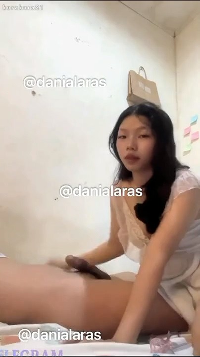 Dania Laras Gadis Sipit Rekam Kenikmatan Bersama Pacar