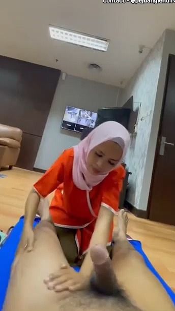 Di Pijat Mbak Berjilbab