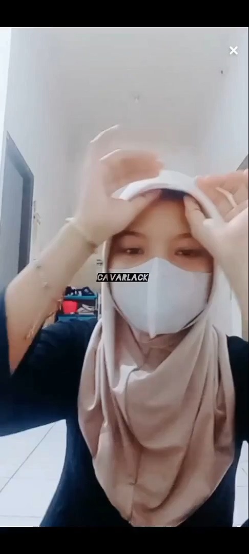 Dyfaa Jilbab Pamer Meki Seusai Pipis