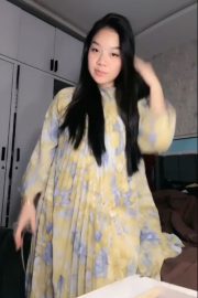 Solla Gadis Daster Buka-Bukaan Pamer Body