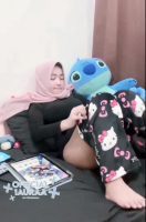 Aura Gadis Jilbab Cantik Buka Celana Mau Ngocok