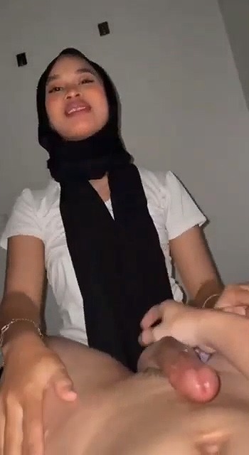 Rintihan Cewek Jilbab Perawan Pertama Kencan Dengan Pacar