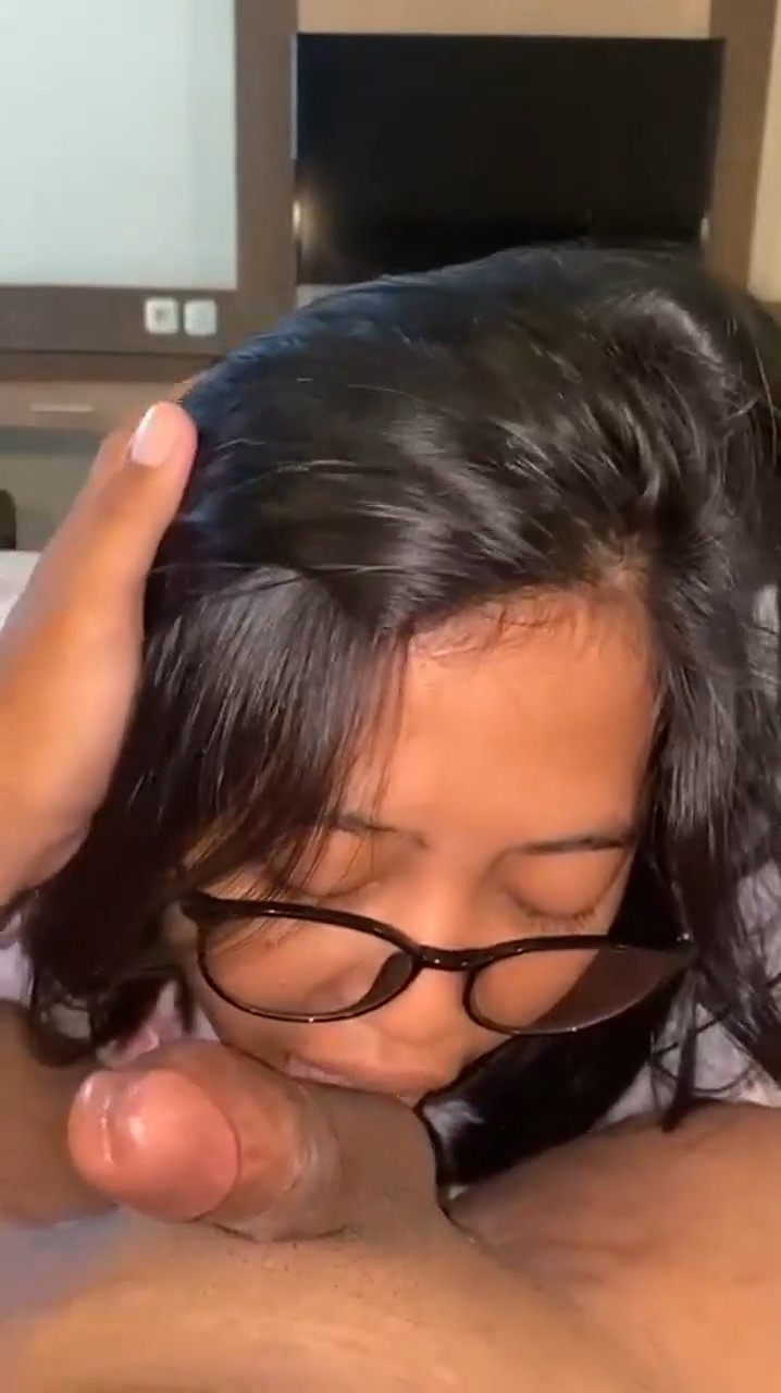 Erlida Gadis Kacamata Sudah Pintar Muasin Lelaki