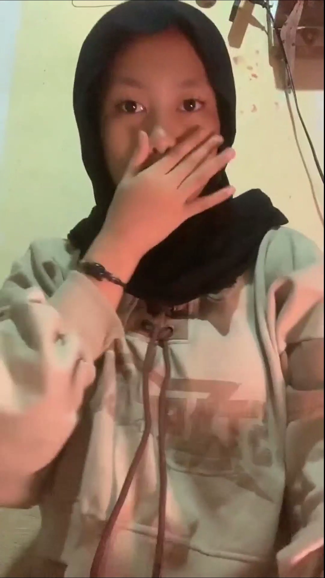 Herlina Jilbab Sempetin Omek Setelah Main Sama Temannya