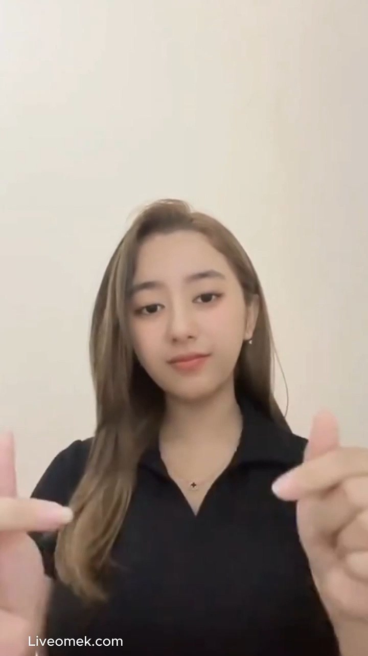 Skandal Sex Leona Khanza Cantik Tiktoker Pirang