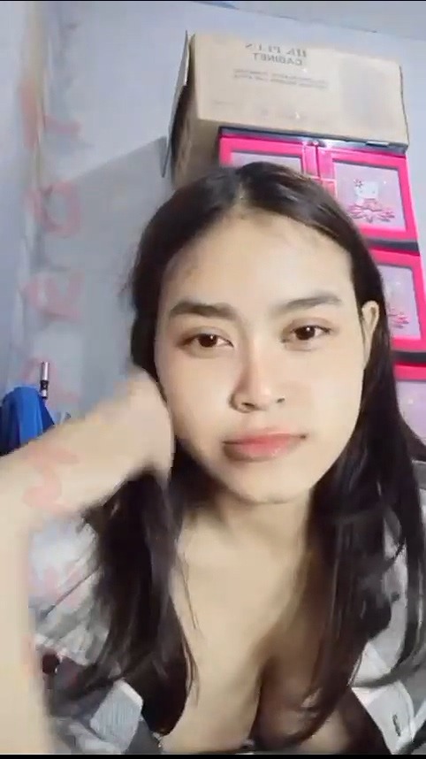 Shellwy Tiktoker Pamer Memek Di Kamar kosan