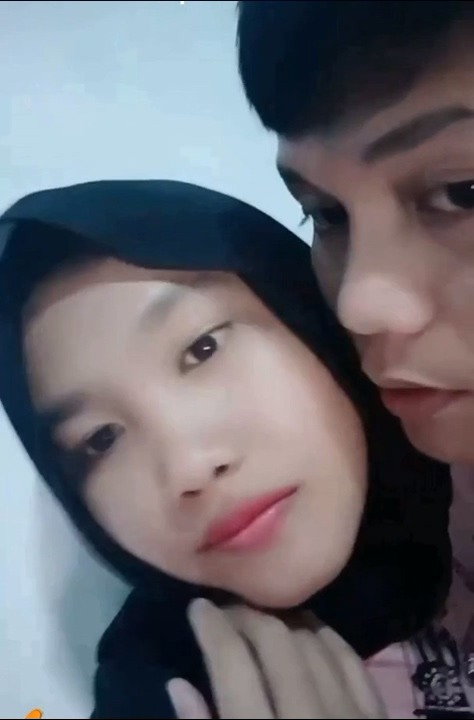 Marinah Hijab Dibujuk Pacar Melakukan Live Ngewe