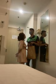 Mbak Susi Bujuk Pengantar Paket Layani Ngewe