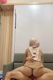 Main Di Sofa Dengan Binor Hijab Malay