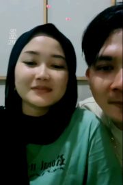 ICA Cantik Lepas Hijab Dientot Host Deamlike