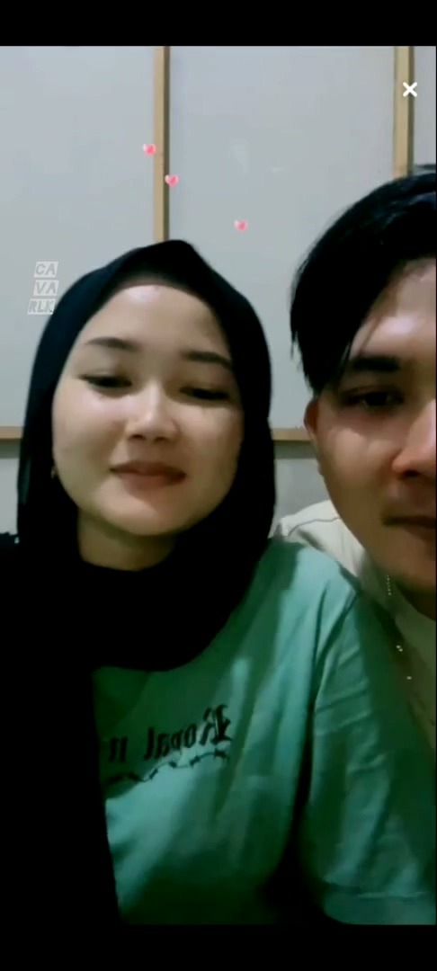 ICA Cantik Lepas Hijab Dientot Host Deamlike