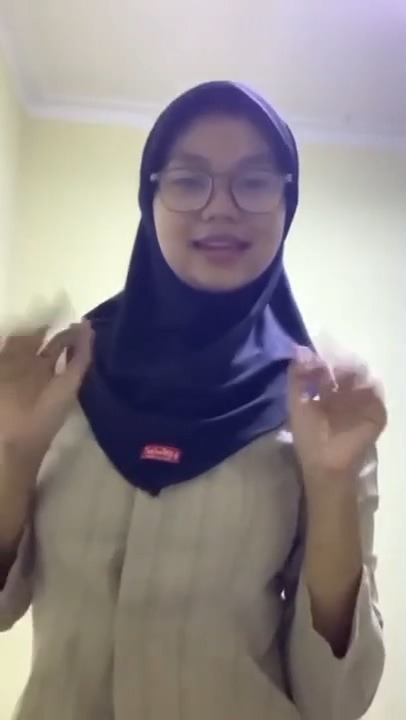 NILA Cewek Hijab Nakal Main Buka Bukaan Bugil
