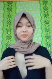 RANIA Cewek Hijab Telanjang Lalu Colmek Parah