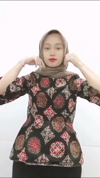 Nissa Hijab Colmek Mungpung Istirahat Kerja