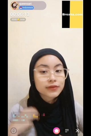 Quennsari Hijab Vcs Lekuk Tubuhnya Bikin Gairah