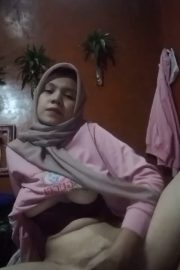 Kebiasaan Teh Lili Hijab Coli Kalau Malam