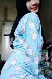 XD Ririn Hijab Mulai Nakal Geol Pantat Spill Meki