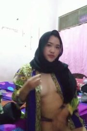 Bunda Rida Hijab Montok