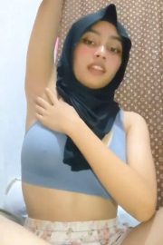 Dina Hijab Pamer Ketiak Lanjut Mainin Memek
