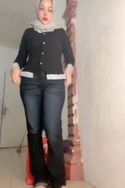 Neng Melodi Pembantu Cantik Pamer Keindahan Tubuh